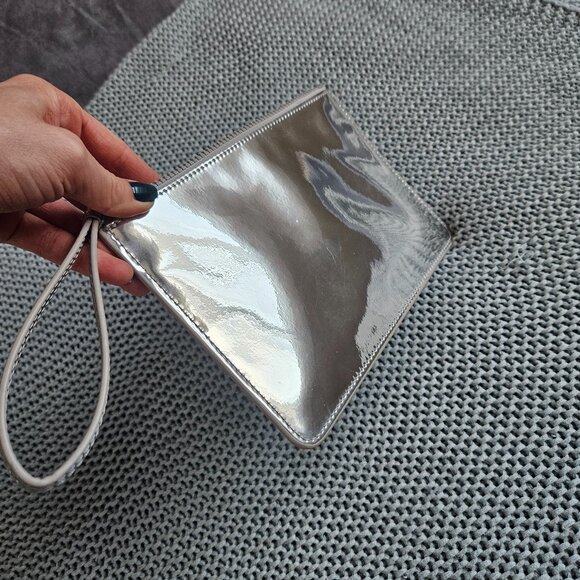 Lululemon Silver Wrislet in like new condition - Picture 2 of 4